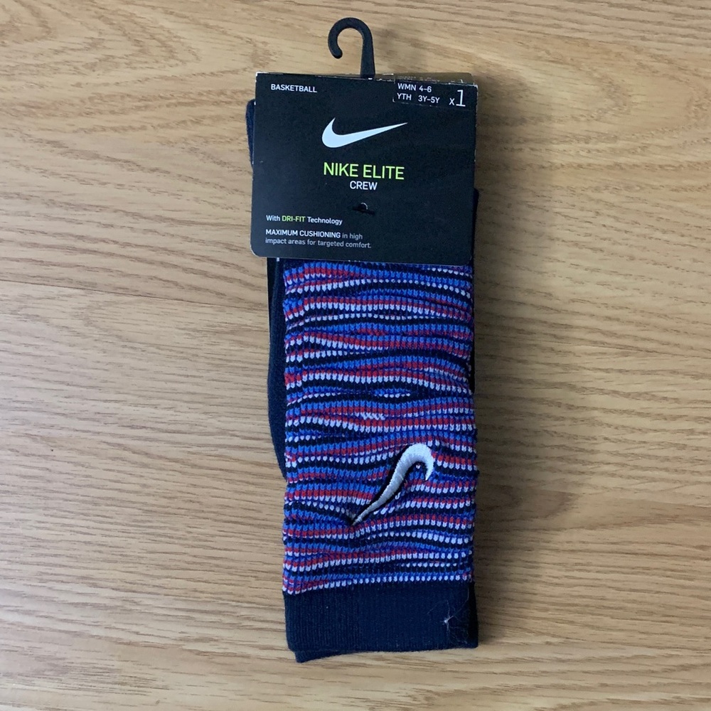 DH9825 419 Nike Elite Crew Socks - Black and Red Small 3Y-5Y/ 4-6 Women’s